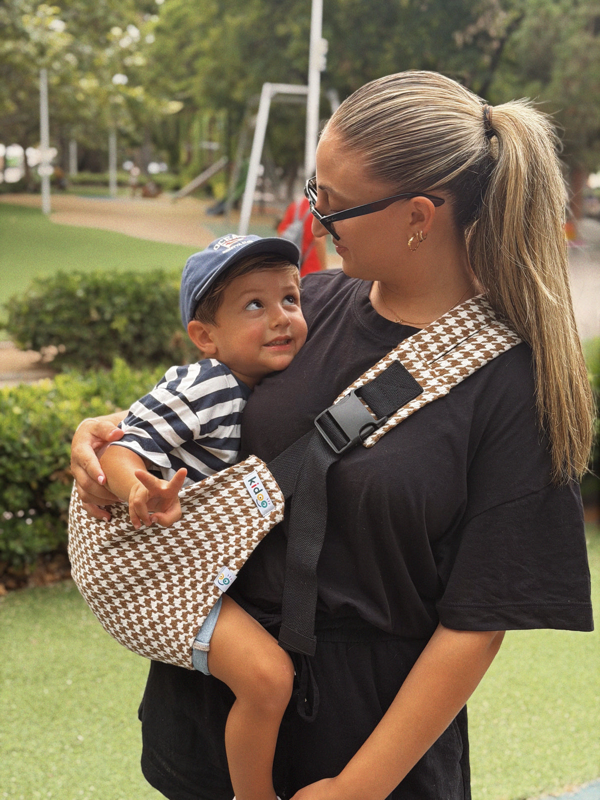 Kidoo Baby Carrier – Chocolate Check