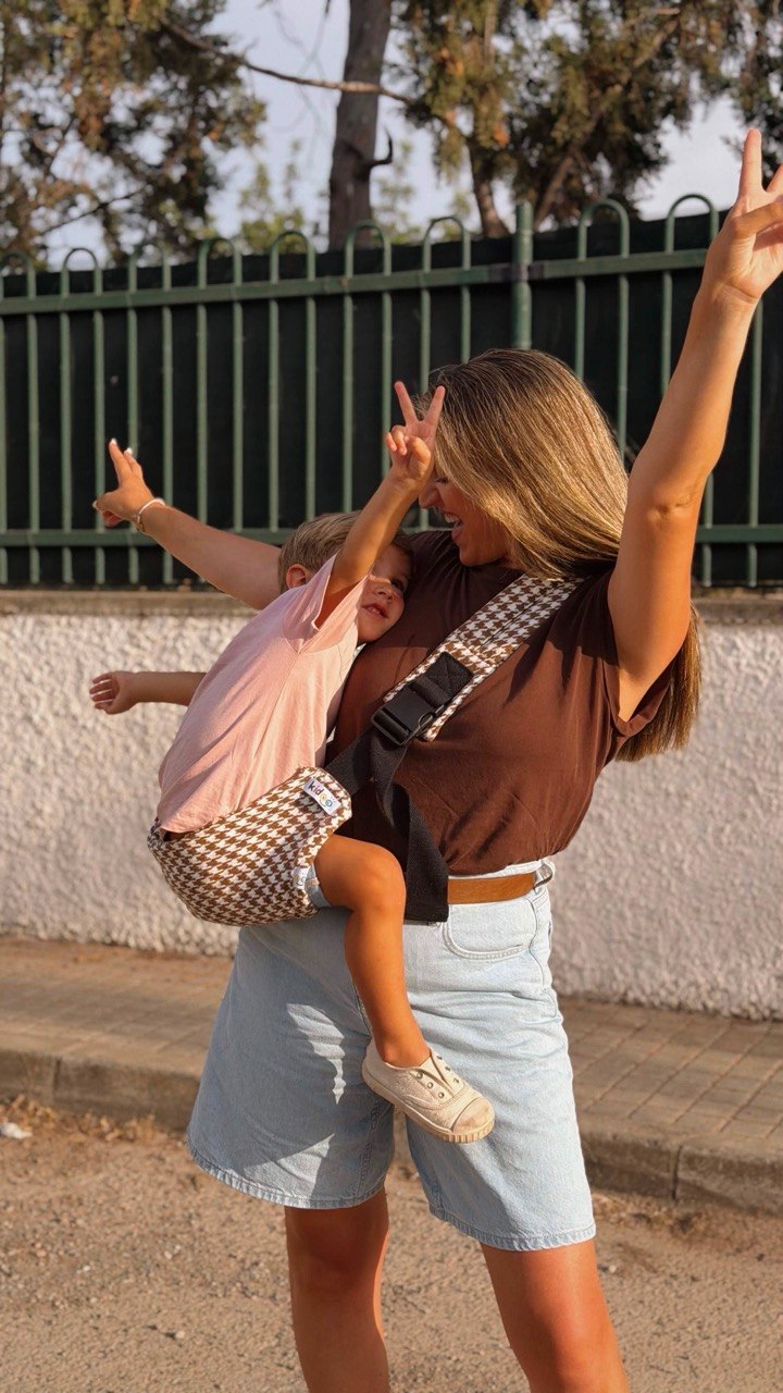 Kidoo Baby Carrier – Chocolate Check